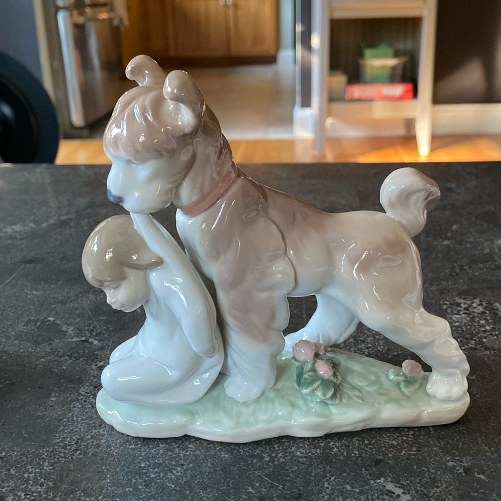 Lladró #06556 Safe and Sound